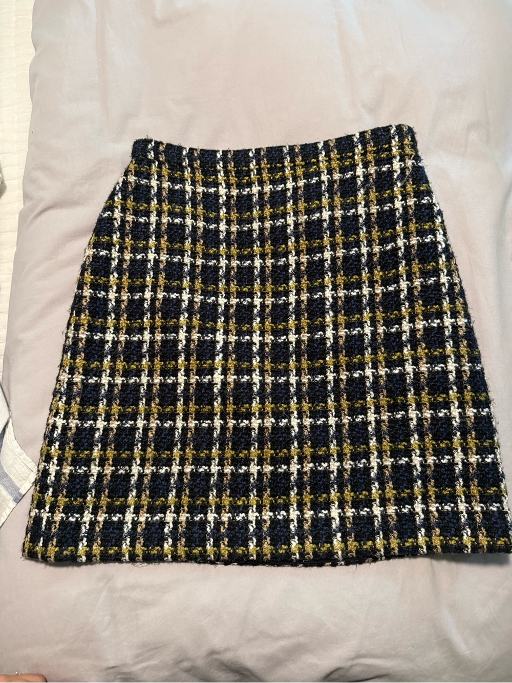 Ann Taylor Plaid Tweed A-Line Skirt in Navy, White & Gold